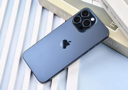 项城苹果维修点分享iPhone 15 Pro Max屏幕更换全新实操风险 
